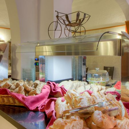Hotel Roca Bella Es Pujols Zewnętrze zdjęcie