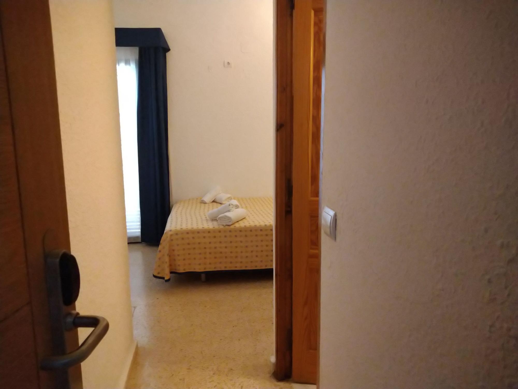 Hotel Roca Bella Es Pujols Zewnętrze zdjęcie