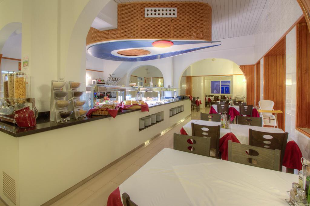 Hotel Roca Bella Es Pujols Zewnętrze zdjęcie